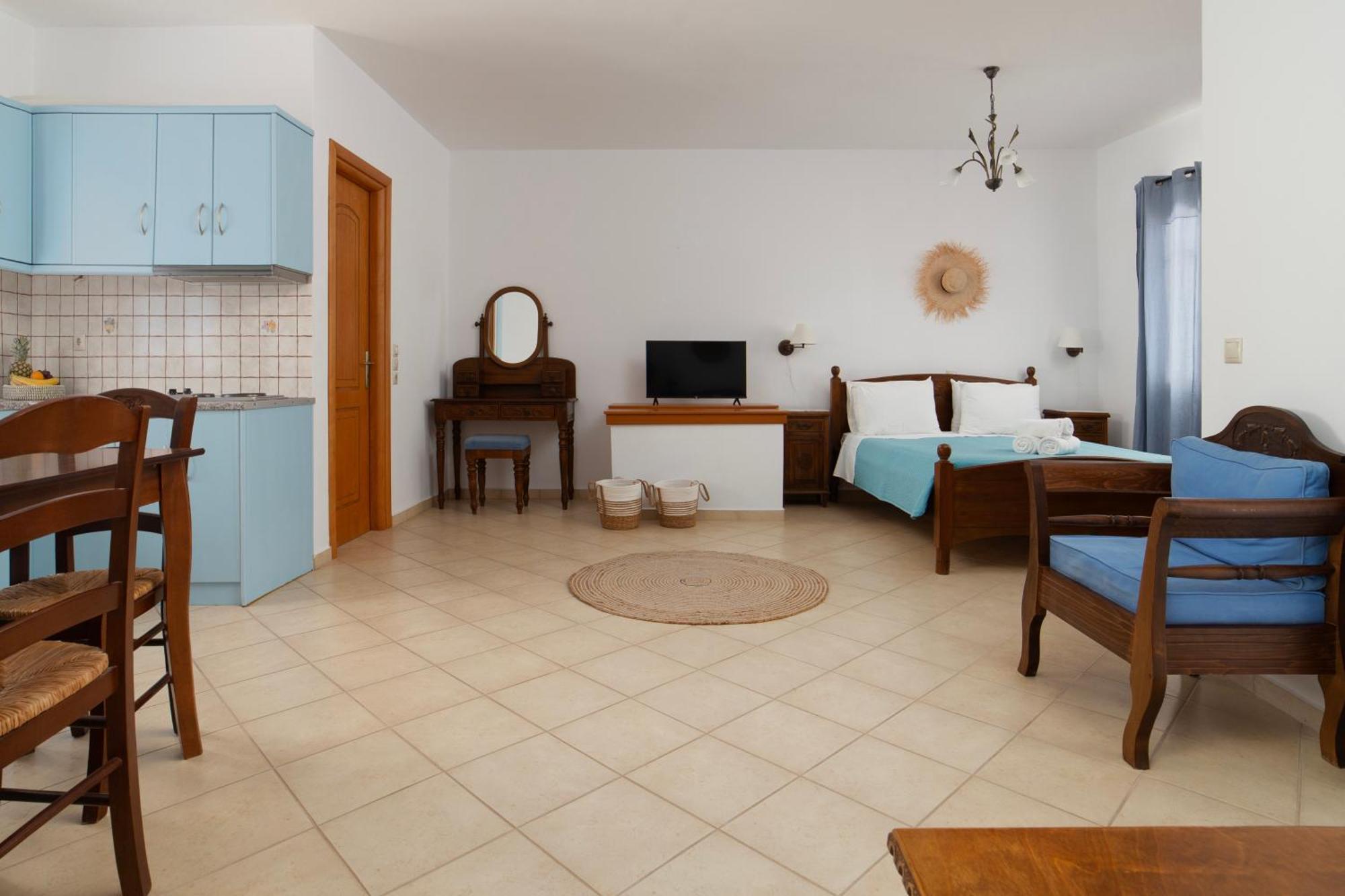 Almar Apartments Batsi  Bagian luar foto