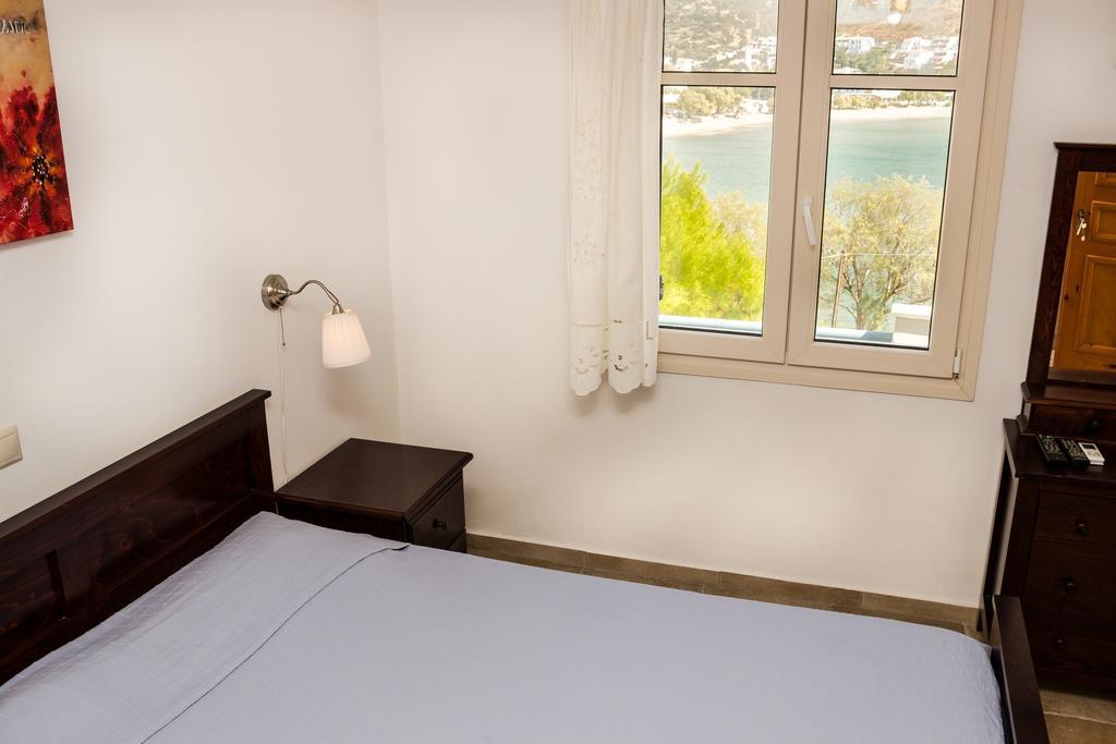 Almar Apartments Batsi  Ruang foto